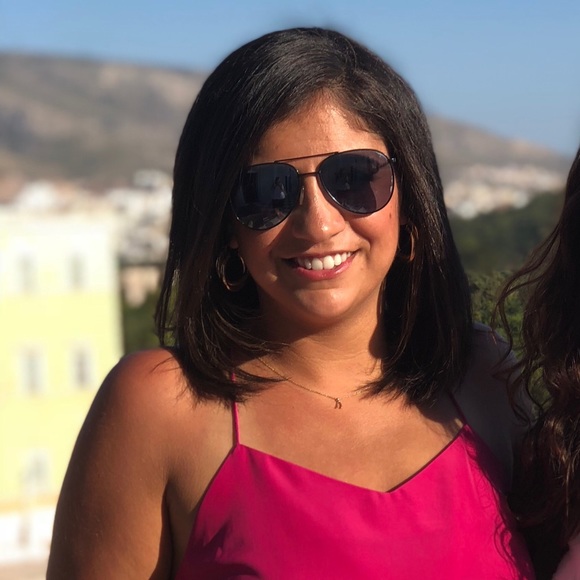 Meet your Posher, Alexis - Picture 1 of 1